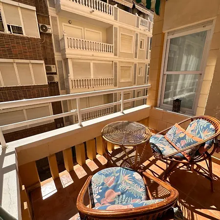 Apartment 2 Minutes Walk From The Sea Torrevieja