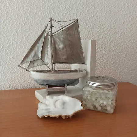 2 Minutes Walk From The Sea 아파트 *